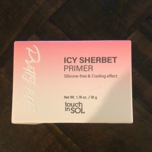 touch in Sol makeup primer